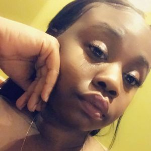 Meet your Posher, Simone